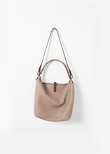 Load image into Gallery viewer, Pretty Grooming Bag
