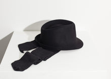Load image into Gallery viewer, Kate Hat in Black
